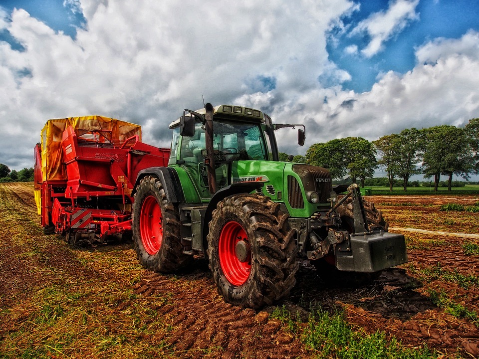 Traktor a těžká technika